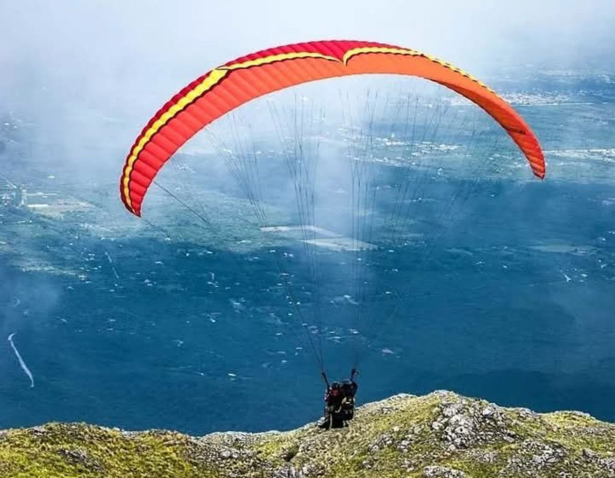 Vuelo de parapente sobre el Valle del Conlara desde Carpintería, capital nacional del vuelo libre, San Luis